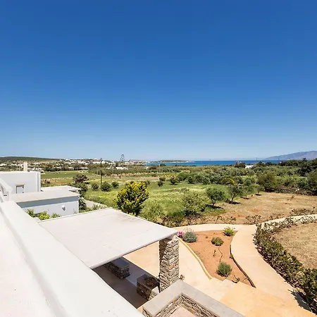 Filizi - Filizi Naoussa Paros * Santa Maria (Paros)