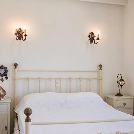 Filizi - Filizi Naoussa Paros Santa Maria (Paros)